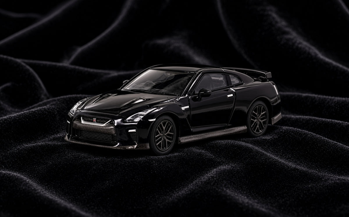 Carnel64 Nissan GT-R R35 2019 Special Edition im Maßstab 1:64 in der Farbe Midnight Opal!