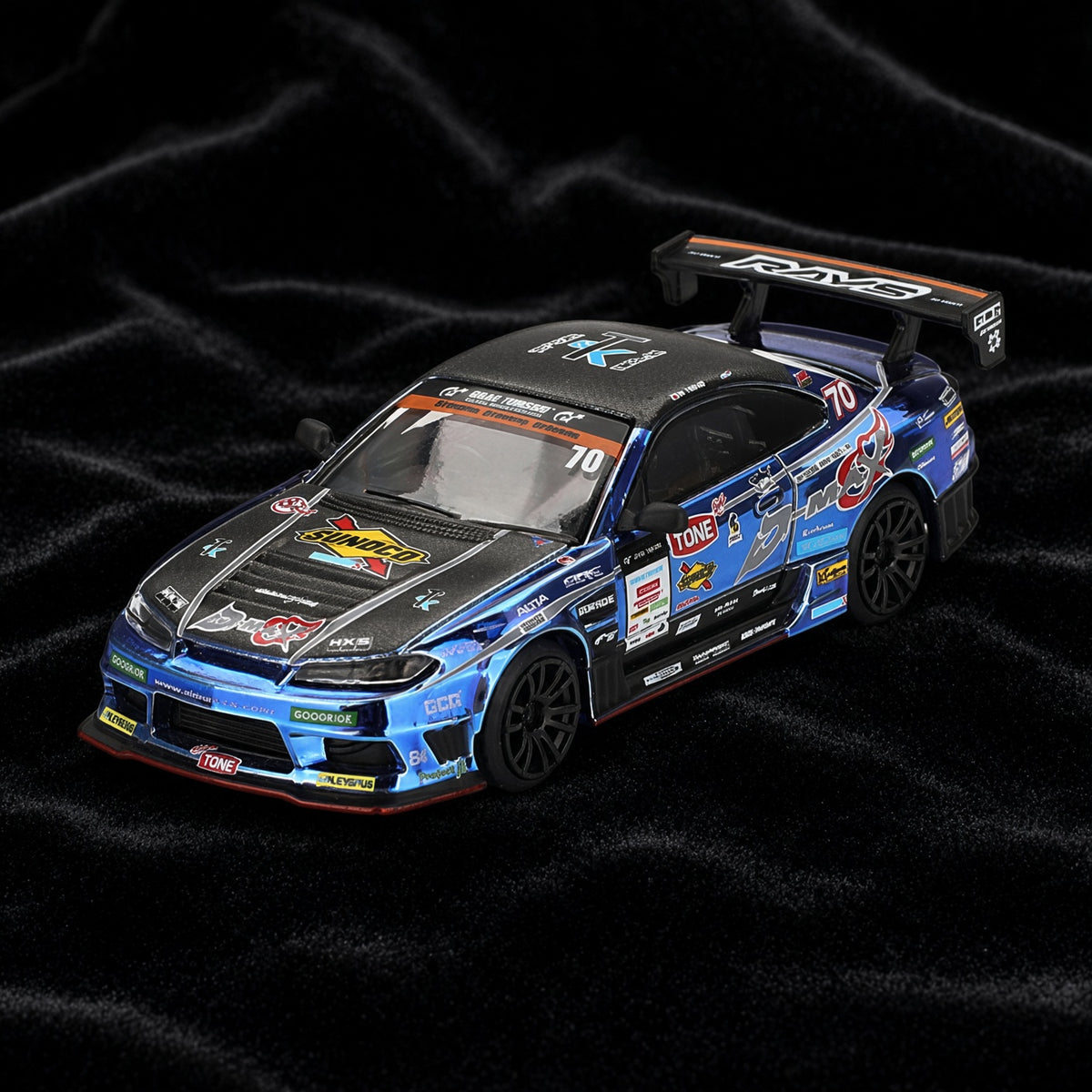 Mini GT – Nissan Silvia (S15) 2023 D-MAX #70 D1GP – Masashi Yokoi (1:64)