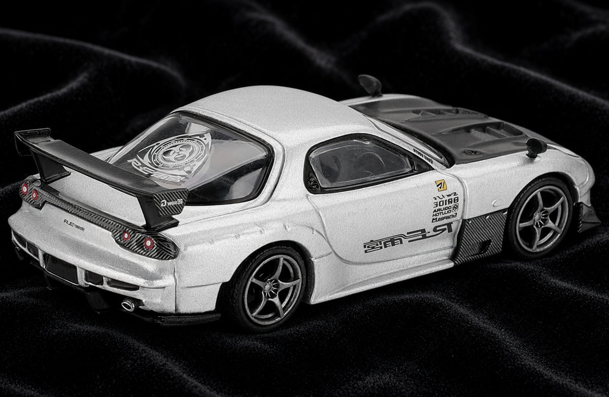 Mini GT – Mazda RX-7 (FD3S) 2007 RE Amemiya – Silver Black (1:64)